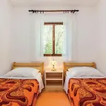 Amazing Apartment In Jadranovo *