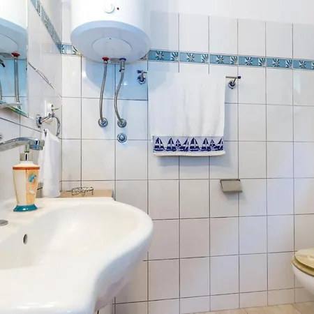 2 Bedroom Gorgeous In